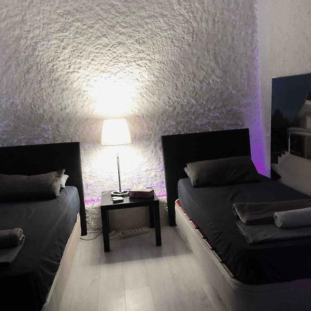 Parsa Homstay Madrid Esterno foto
