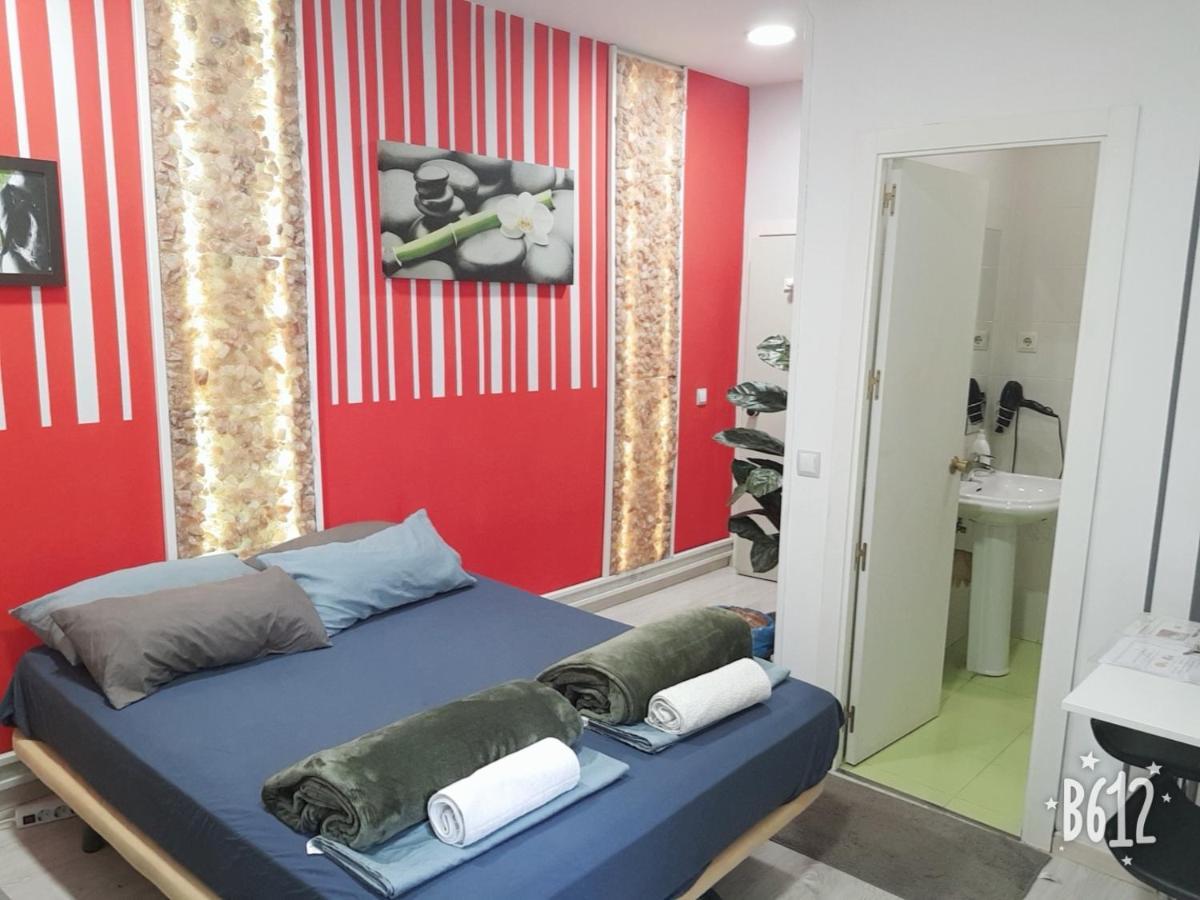 Parsa Homstay Madrid Esterno foto