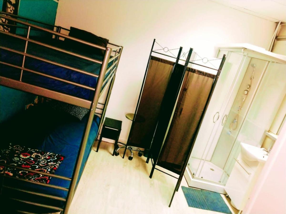 Parsa Homstay Madrid Esterno foto