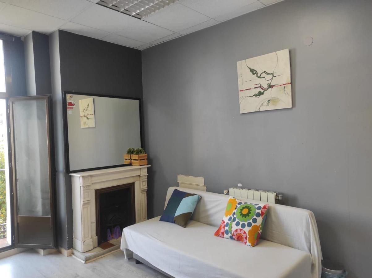 Parsa Homstay Madrid Esterno foto