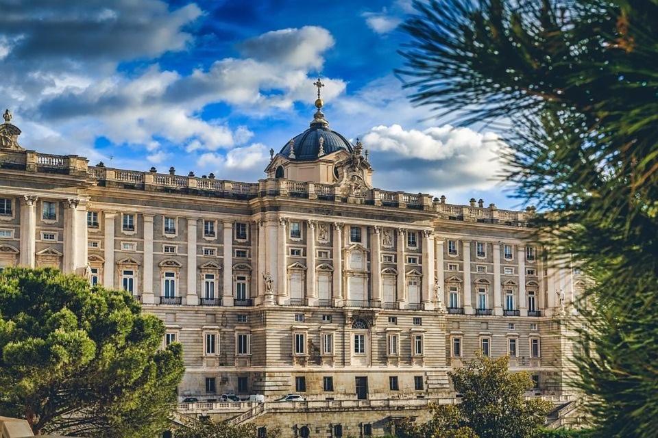 Parsa Homstay Madrid Esterno foto