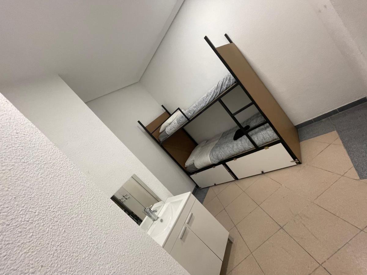 Parsa Homstay Madrid Esterno foto